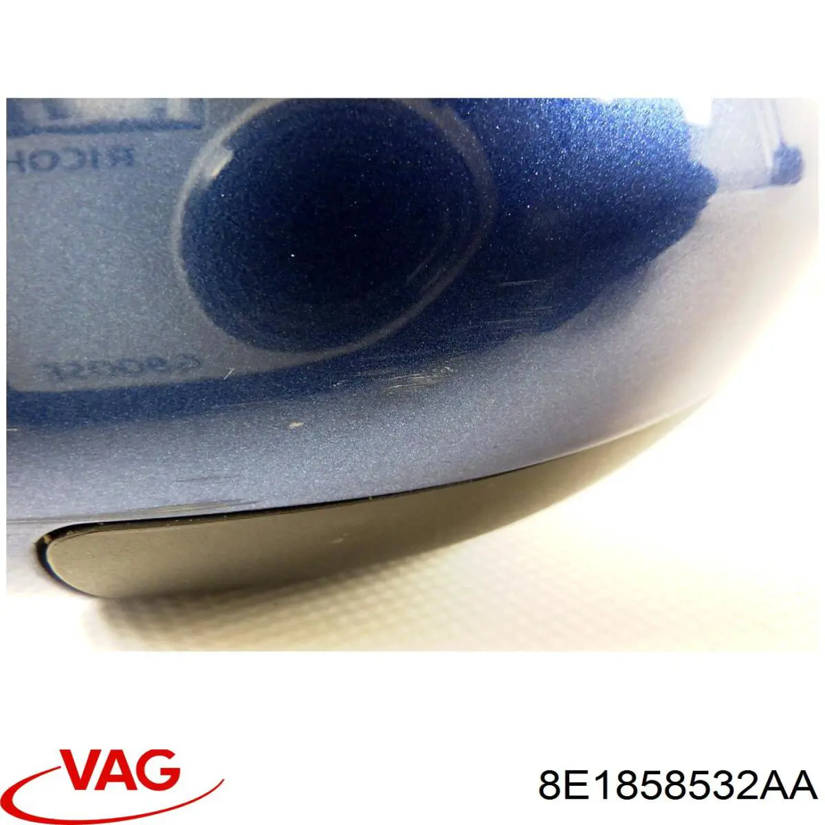 Купить 8E1858532AA VAG Корпус зеркала заднего вида правого (внутрення часть)
