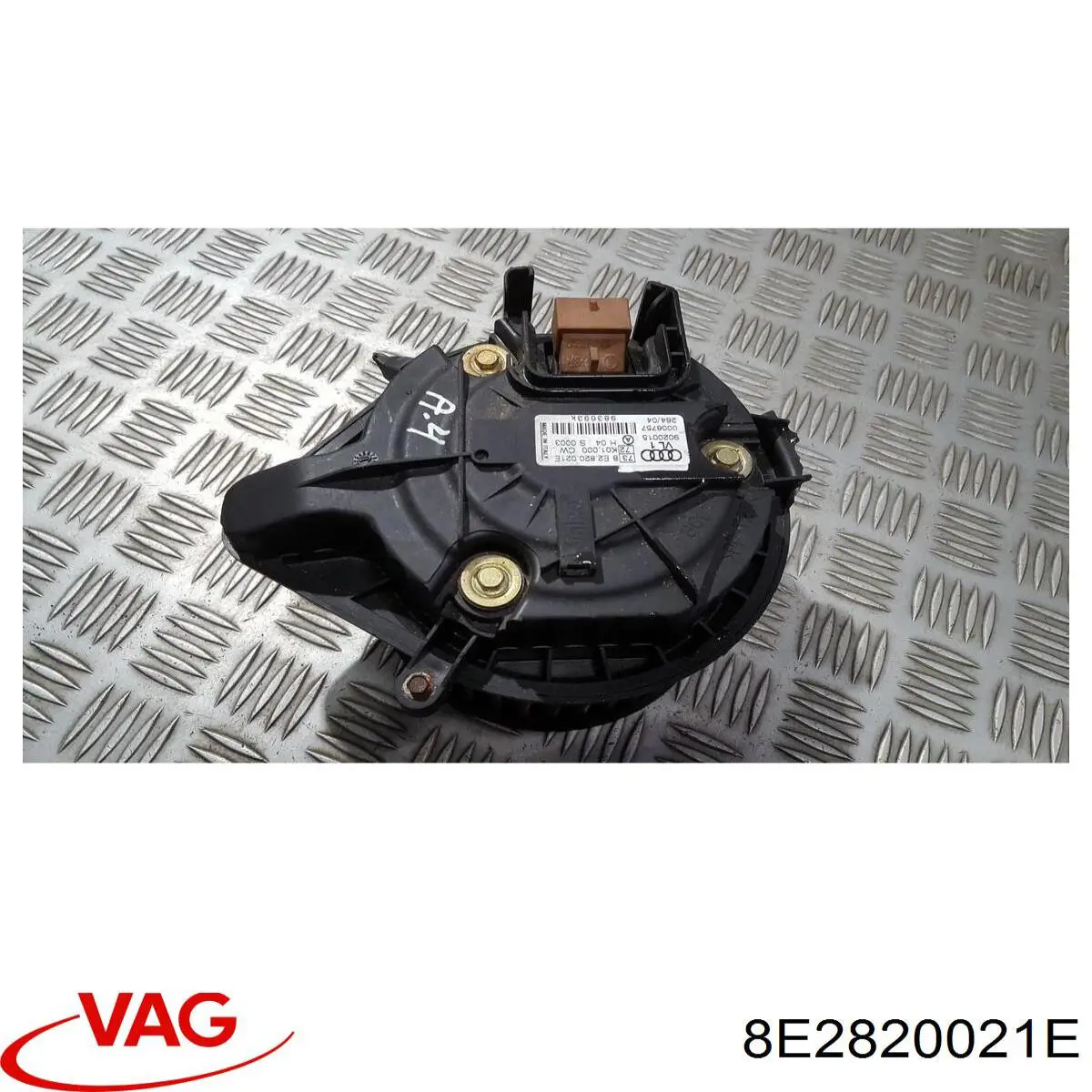 Мотор вентилятора печки (отопителя салона) VAG 8E2820021E цена, от 19.23 USD