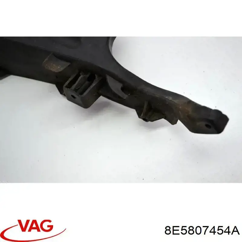 Купить 8E5807454A VAG Направляющая заднего бампера правая