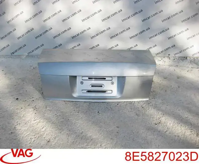 8E5827023D VAG крышка багажника