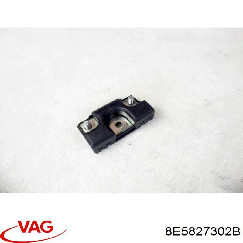 Шарнир крышки багажника VAG 8E5827302B цена, от 10.14 USD