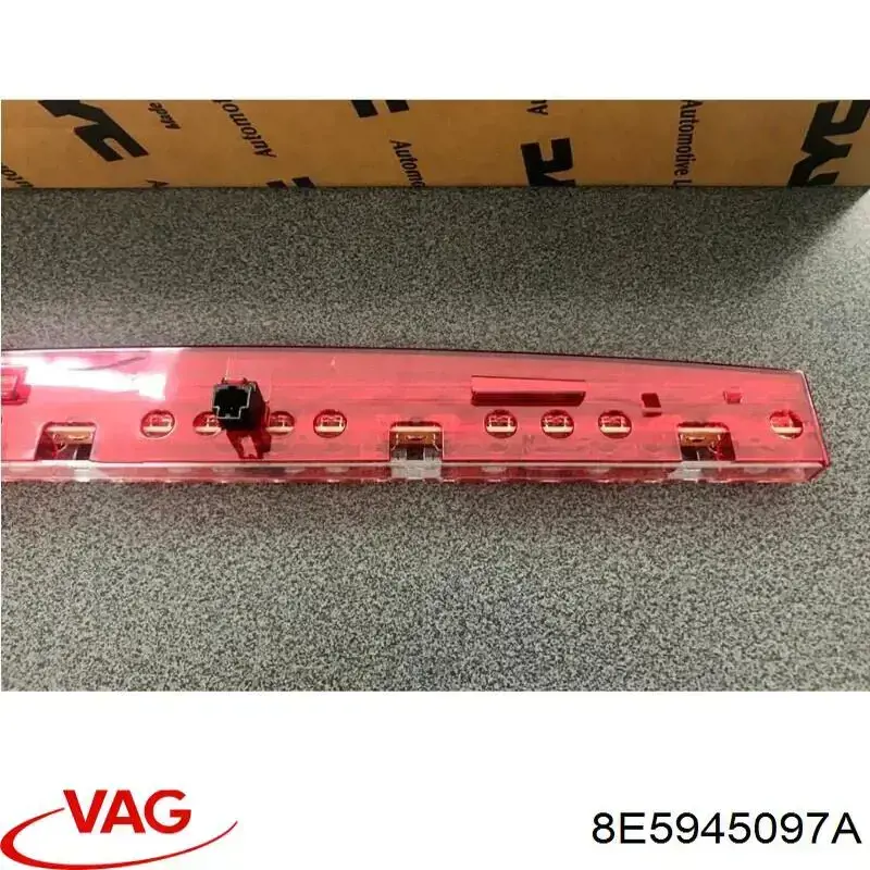 Фонарь сигнала торможения VAG 8E5945097A цена, от 73.26 USD