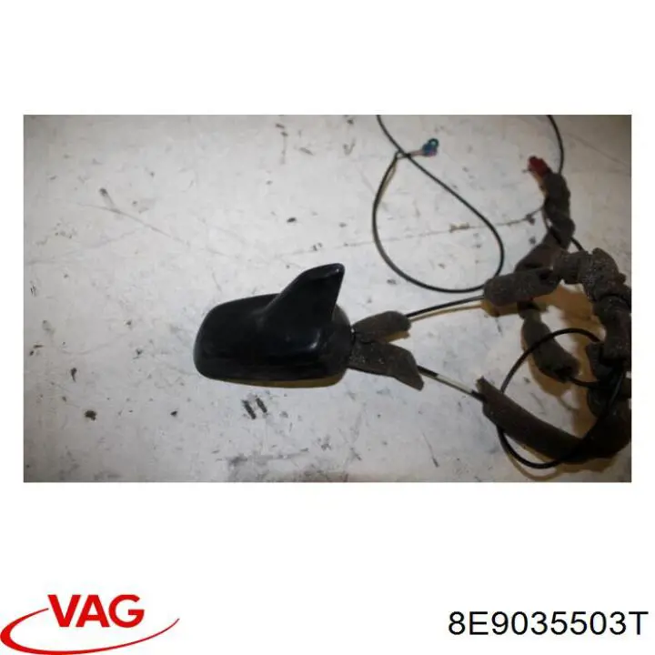8E9035503T VAG Антенна на крышу