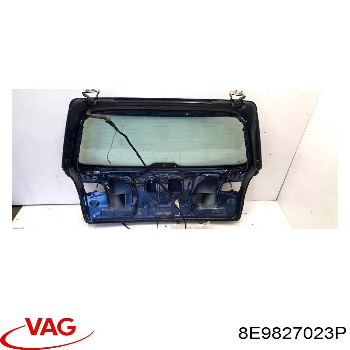 8E9827023P VAG Задняя дверь