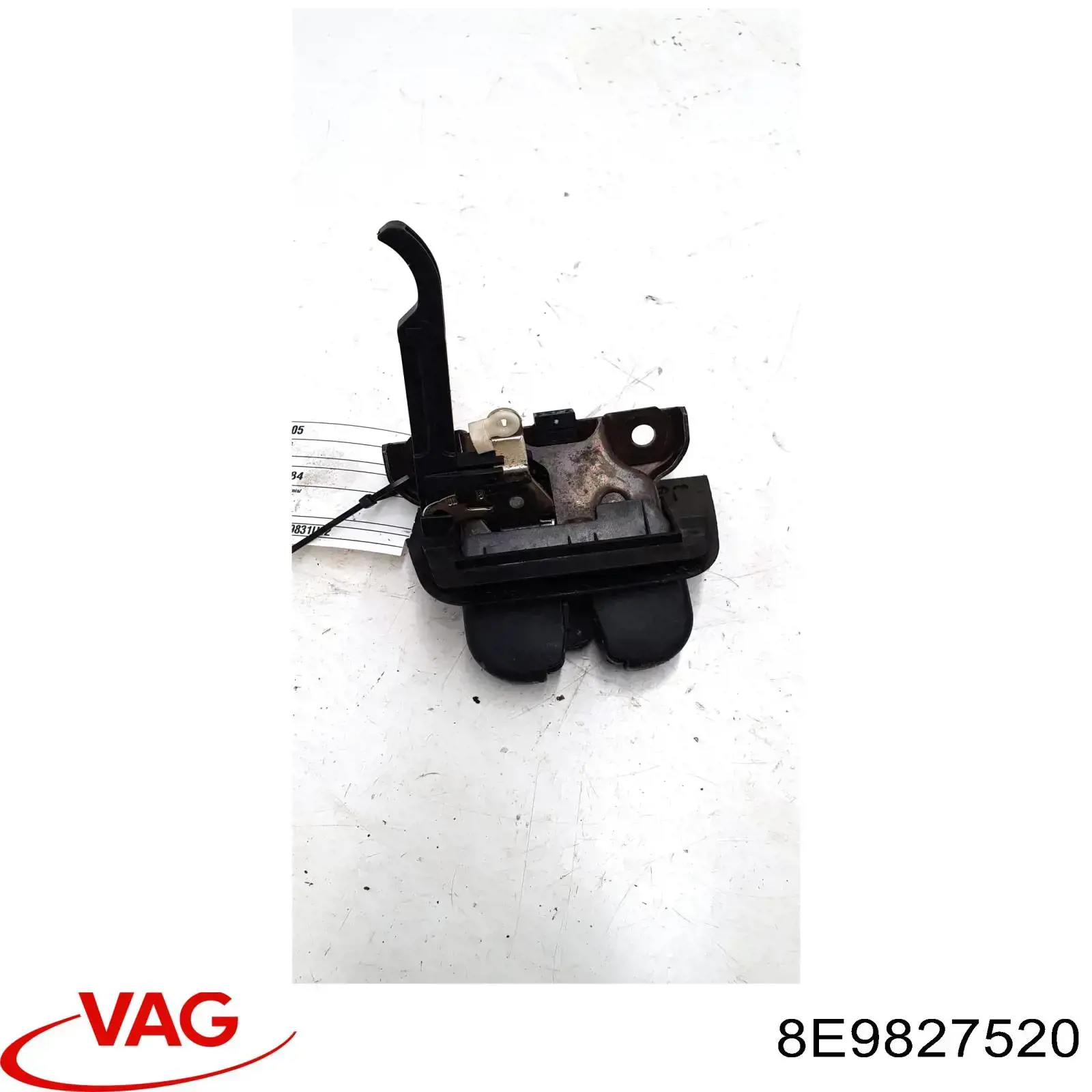 8E9827520 VAG Замок пятой двери