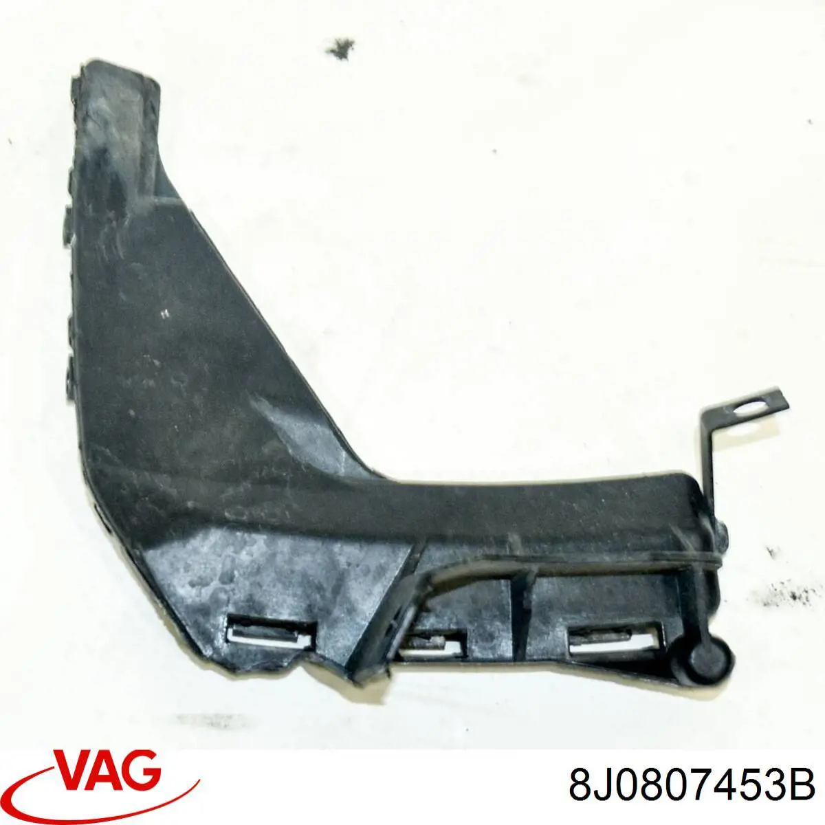 Купить 8J0807453B VAG Направляющая заднего бампера левая