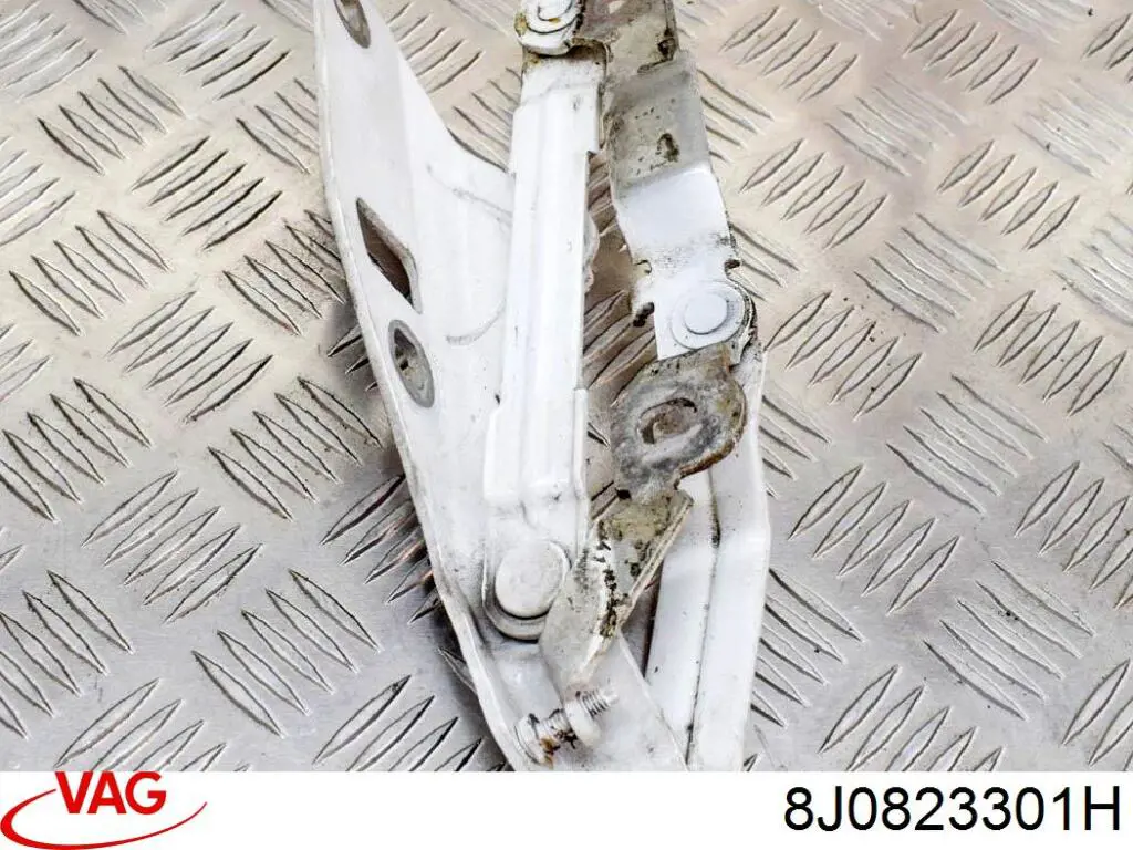 Купить 8J0823301H VAG Завеса капота левая