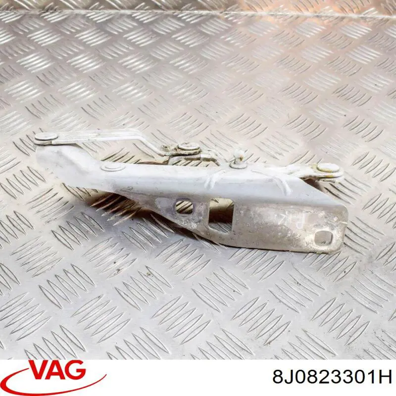 Левая петля капота VAG 8J0823301H