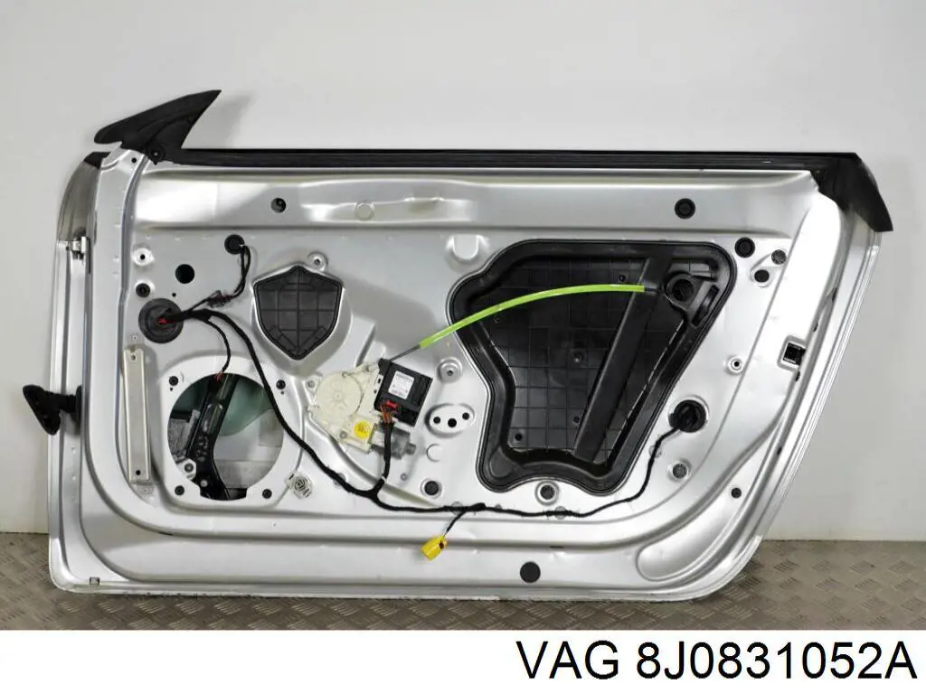 Купить 8J0831052A VAG Дверь передняя правая