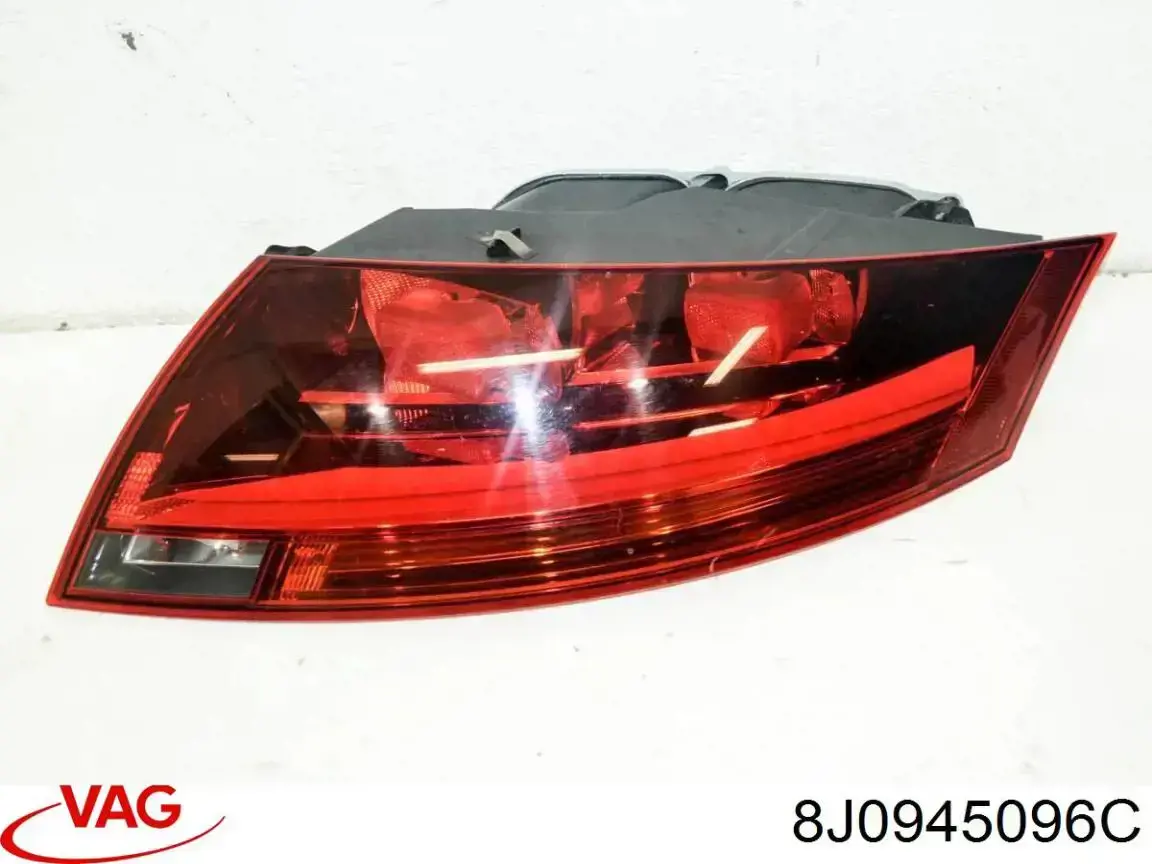8J0945096C VAG Фонари задние