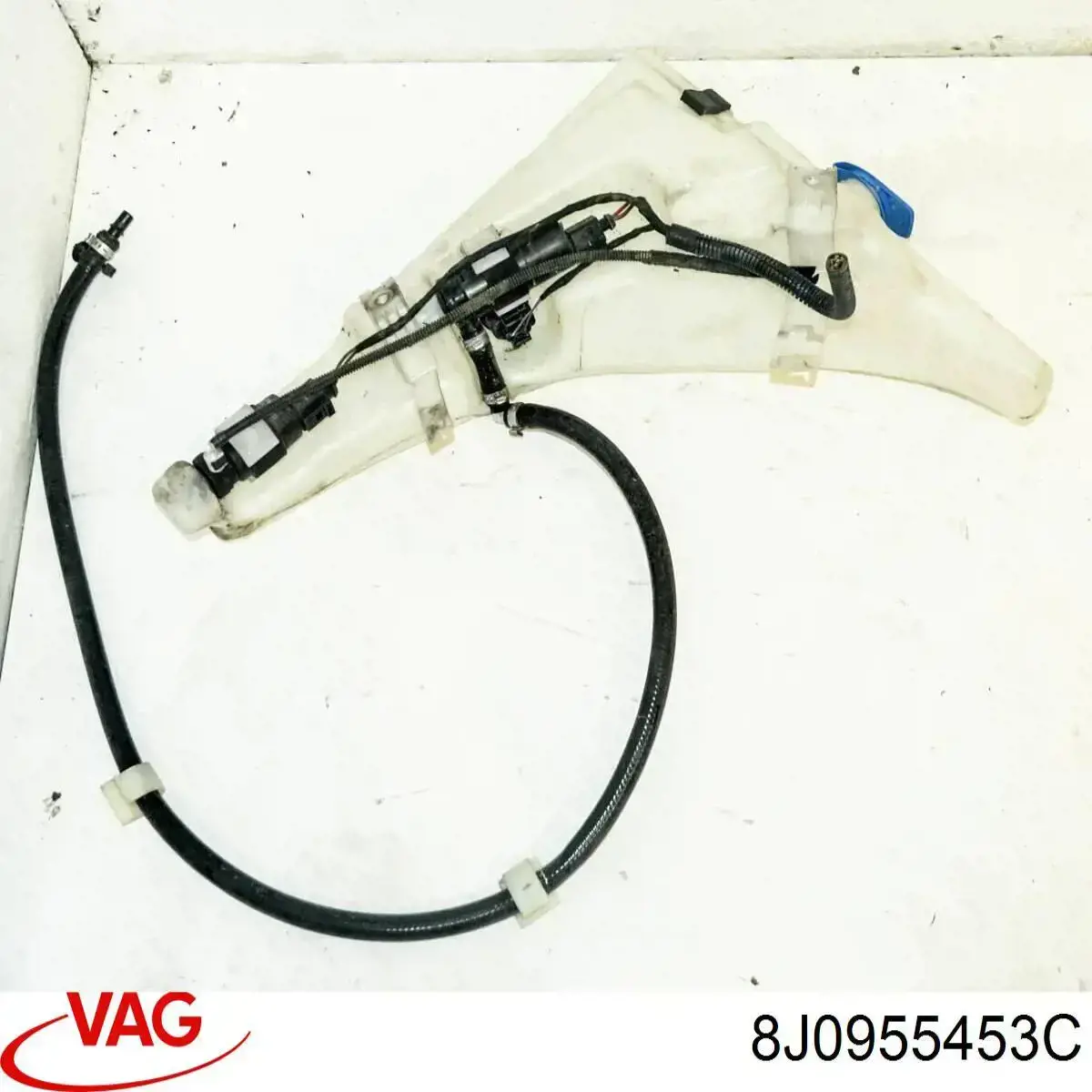 Бачок омывателя 8J0955453C VAG