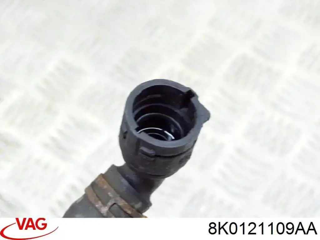 Шланг расширительного бачка нижний 8K0121109K VAG
