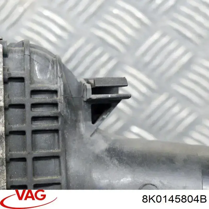 Радиатор охлаждения двигателя дополнительный 8K0145804B VAG