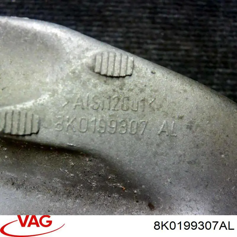 Кронштейн подушки (опоры) двигателя левой 8K0199307AL VAG
