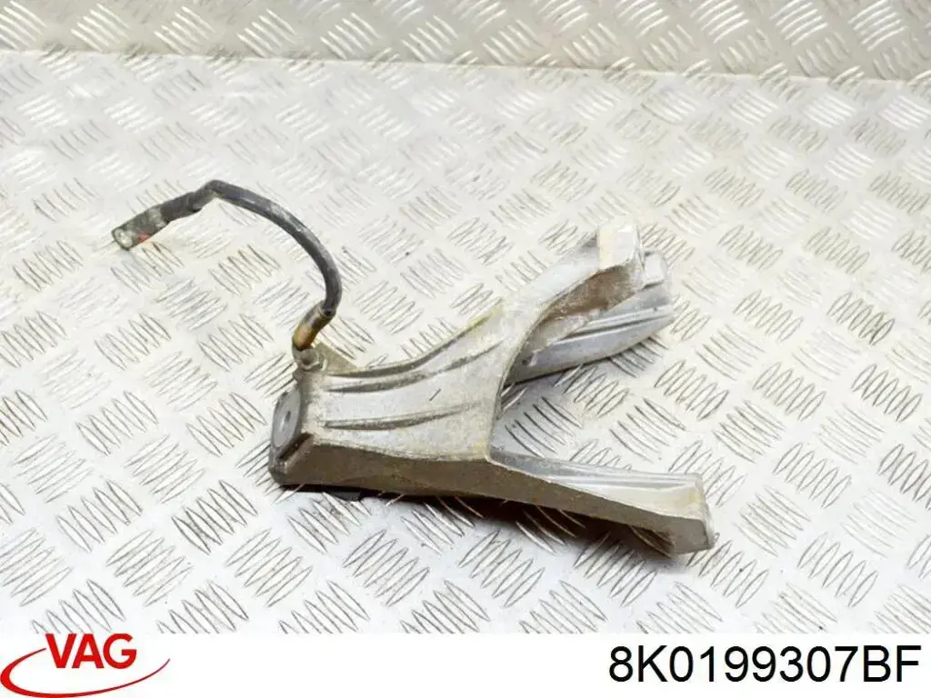 Кронштейн подушки (опоры) двигателя, левой VAG 8K0199387