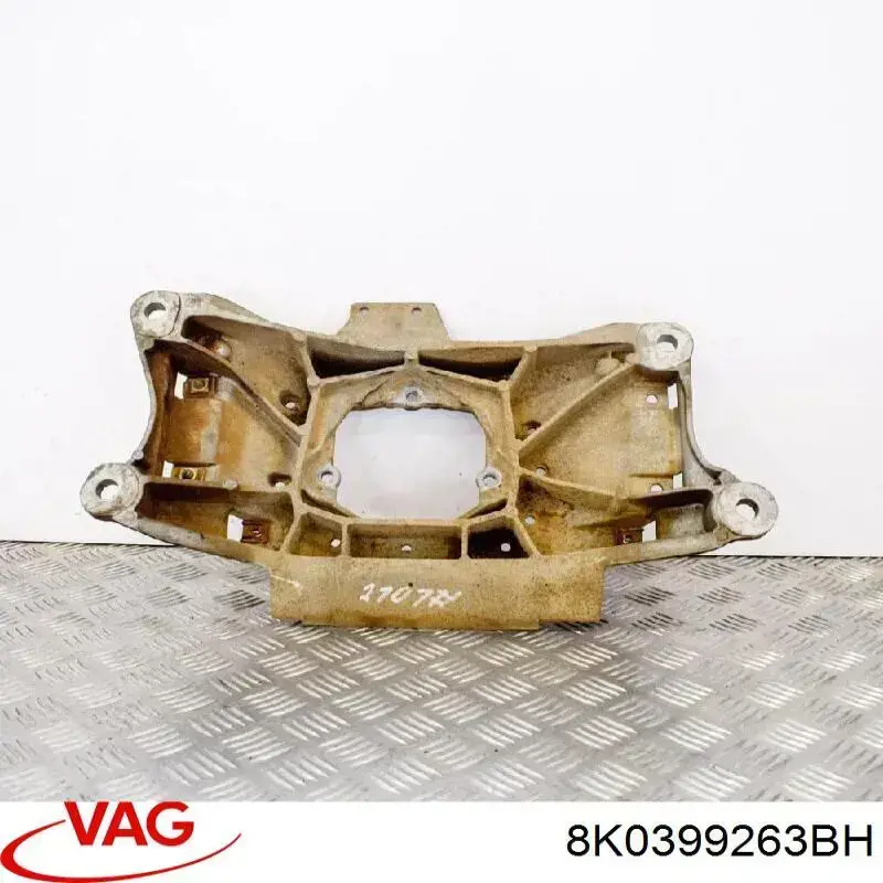 8K0399263BA VAG Кронштейн КПП