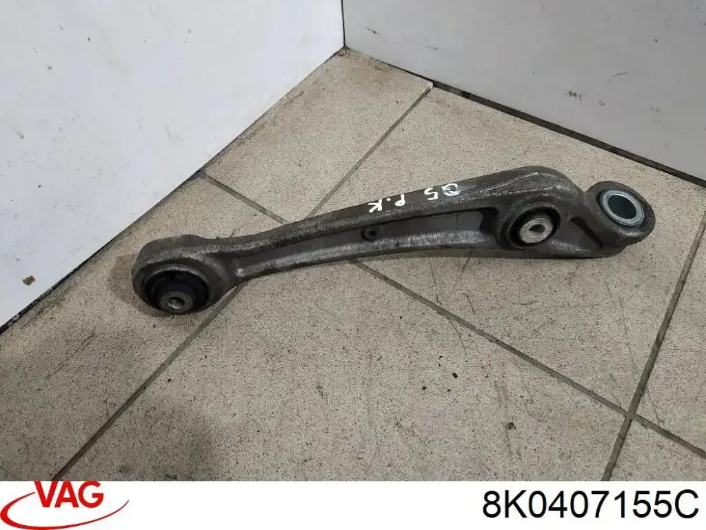 Купить 8K0407155C VAG Рычаг передней подвески левый