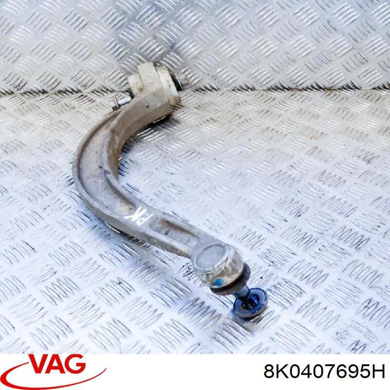 Рычаг передний нижний левый VAG 8K0407695H