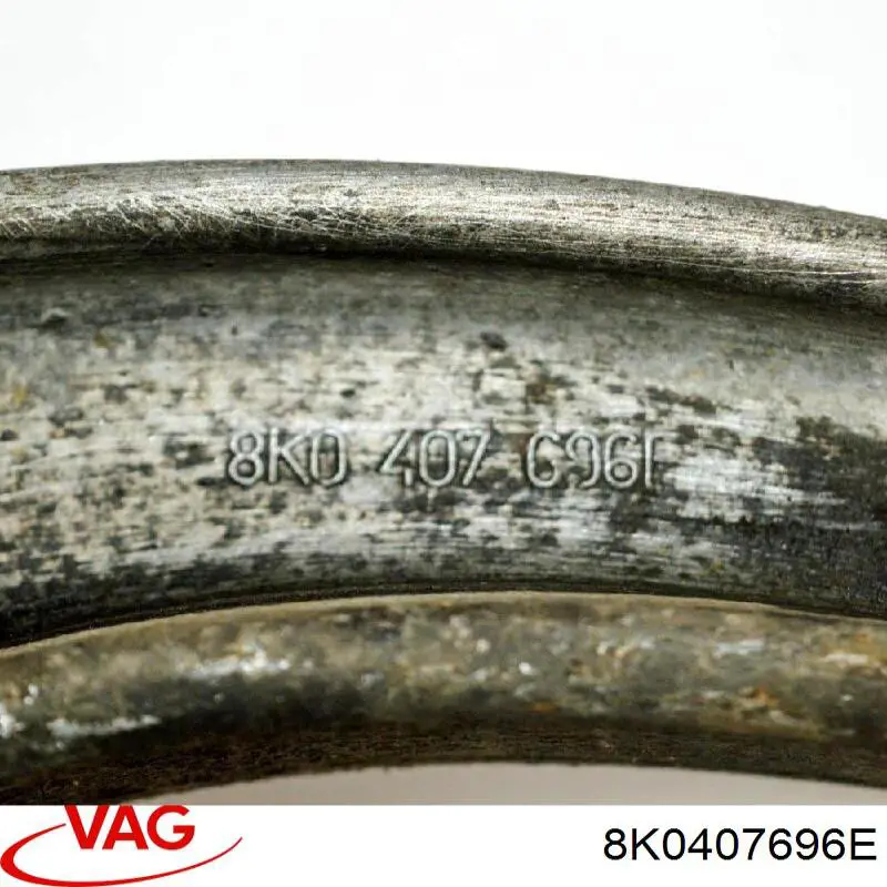 Купить 8K0407696E VAG Нижний правый рычаг передней подвески