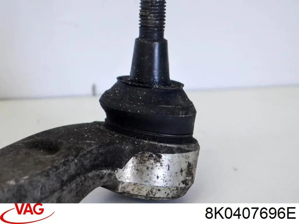 Правый рычаг передней нижней подвески VAG 8K0407696E цена, от 28.22 USD