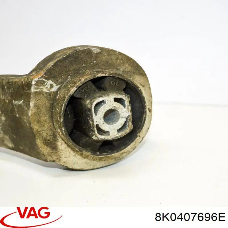 Передний нижний рычаг VAG 8K0407696E