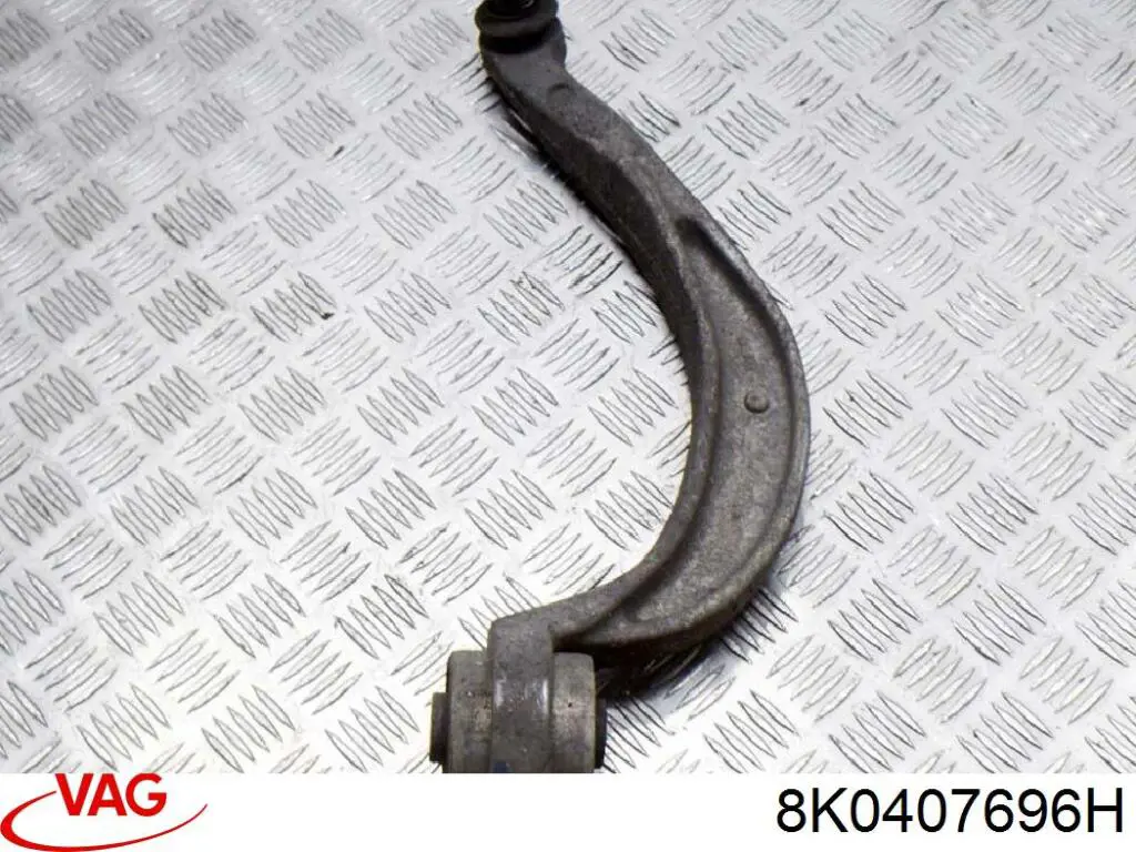 Купить 8K0407696H VAG Нижний правый рычаг передней подвески