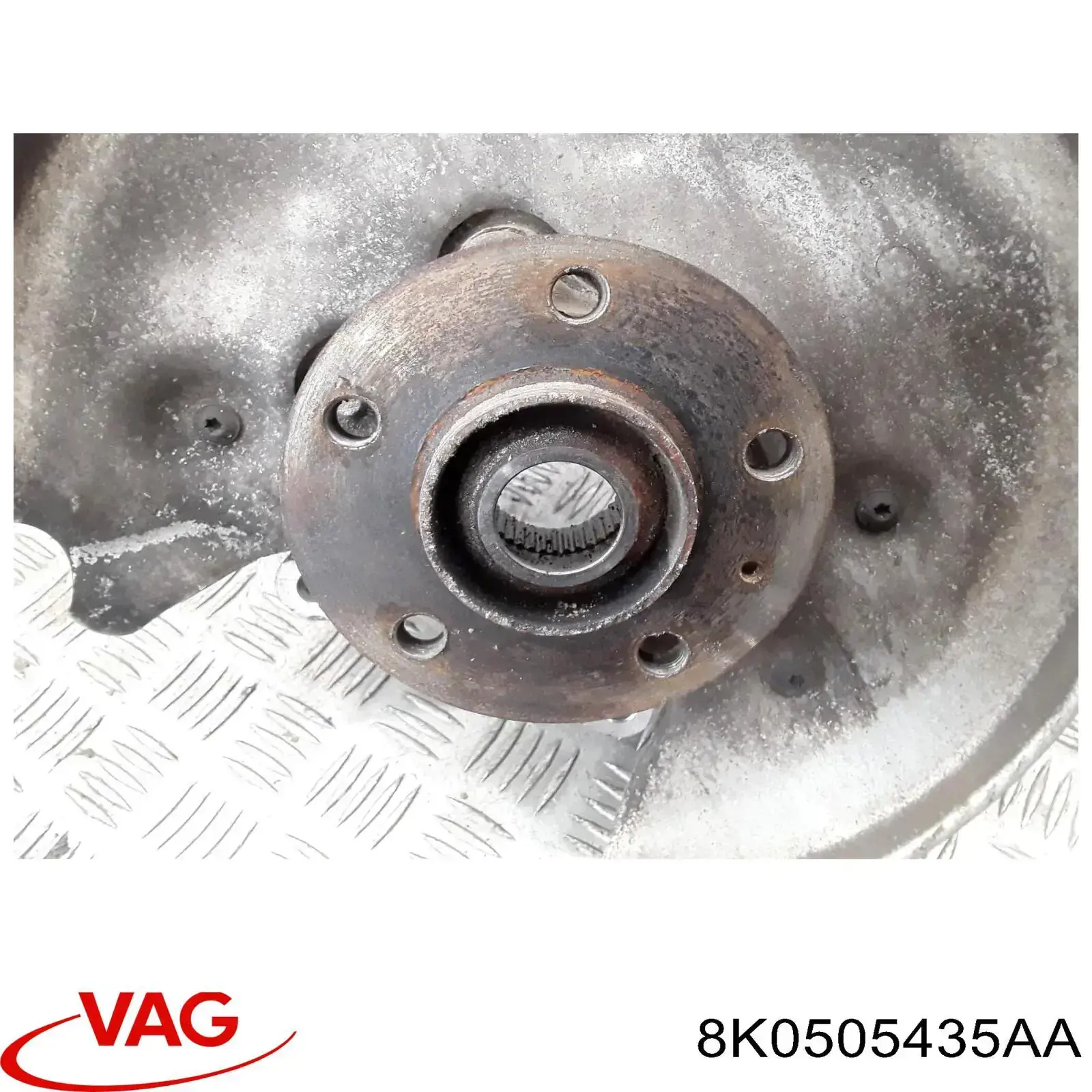 Цапфа задняя левая 8K0505435AA VAG