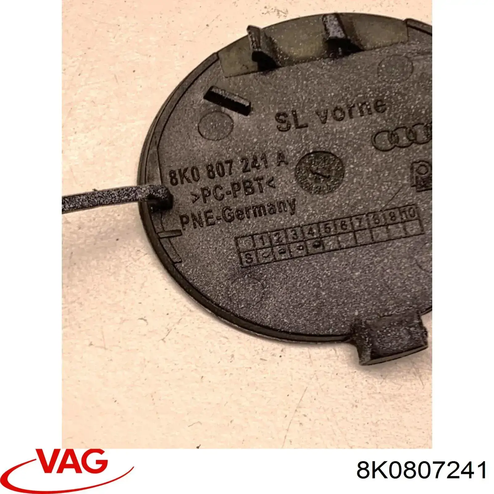 Купить 8K0807241 VAG Заглушка буксировочного крюка