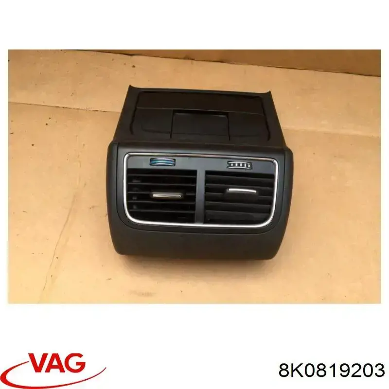8K0819203 VAG Решетка вентиляции салона в подлокотнике задняя