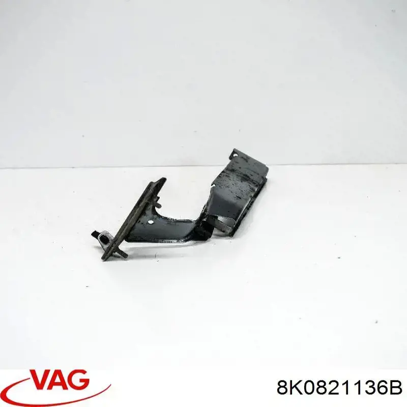Кронштейн крепления крыла переднего правого, передний VAG 8K0821136B