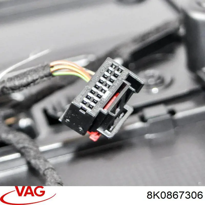 Обшивка (облицовка) внутренняя двери задней правой 8K0867306 VAG