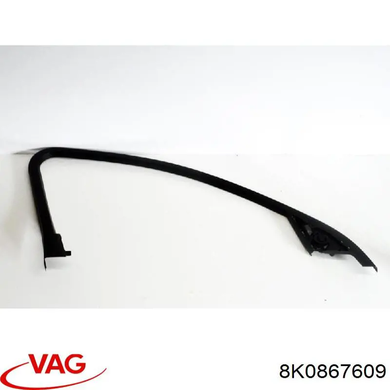 8K0867609 VAG Пластик пятой двери