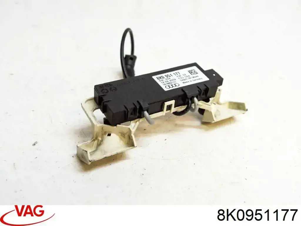 Купить 8K0951177 VAG Датчик движения в салоне
