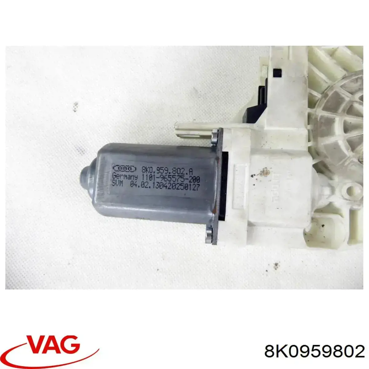 Мотор стеклоподъемника двери передней правой 8K0959802 VAG