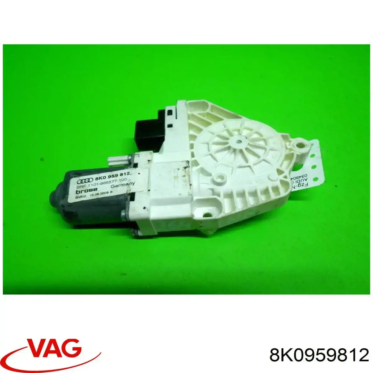 Мотор стеклоподъемника двери передней правой 8K0959812 VAG
