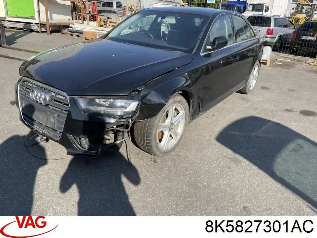 Петля крышки багажника 8K5827301AC VAG