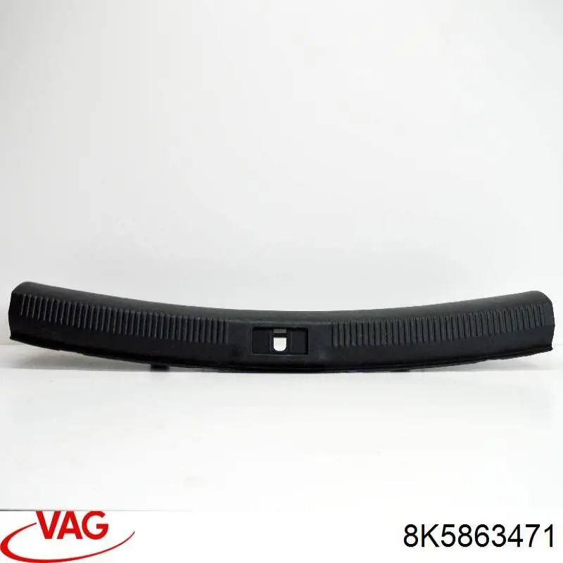 8K5863471A4PK VAG Накладка задней панели багажника