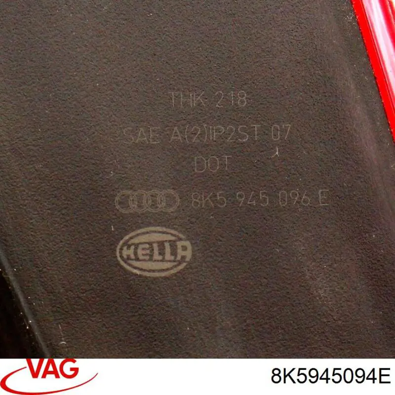 Фонарь задний правый внутренний 8K5945094E VAG