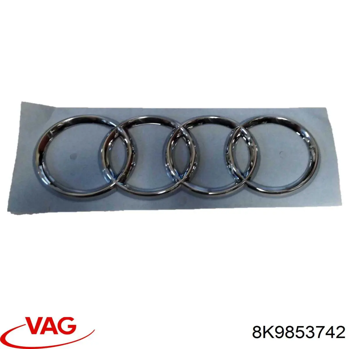 8K9853742 VAG Эмблема решетки радиатора