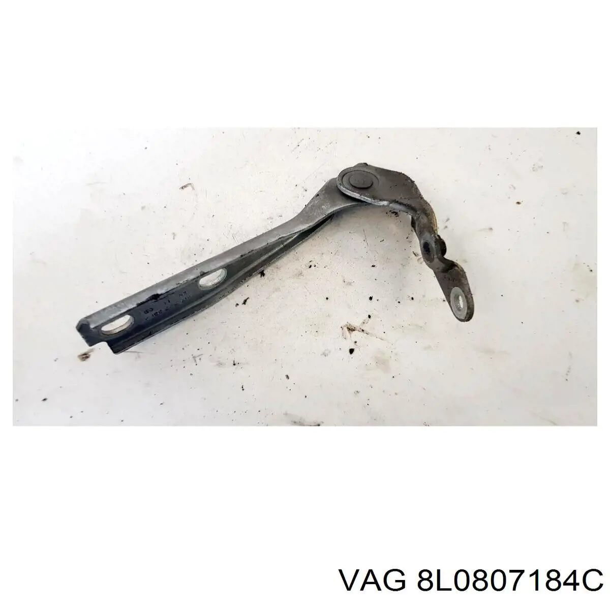 Кронштейн бампера переднего правый 8L0807184D VAG