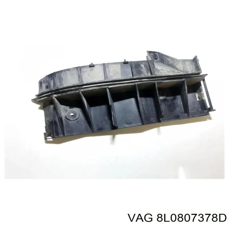 Направляющая заднего бампера правая VAG 8L0807378A цена, от 8.44 USD