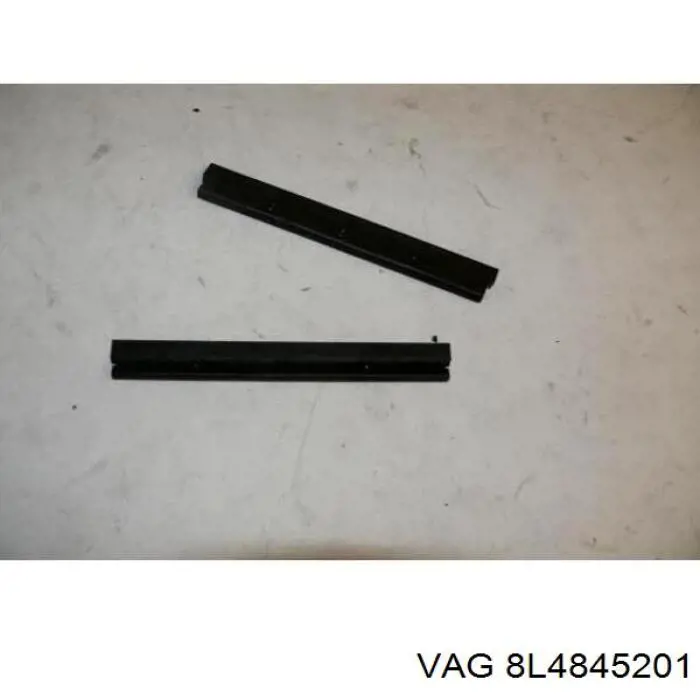 Окно (передней двери) двери VAG 8L4845201 цена, от 274.13 USD