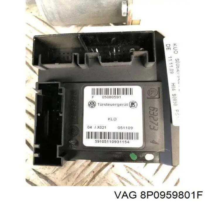 Мотор стеклоподъемника водительской двери VAG 8P0959801F цена, от 33.89 USD