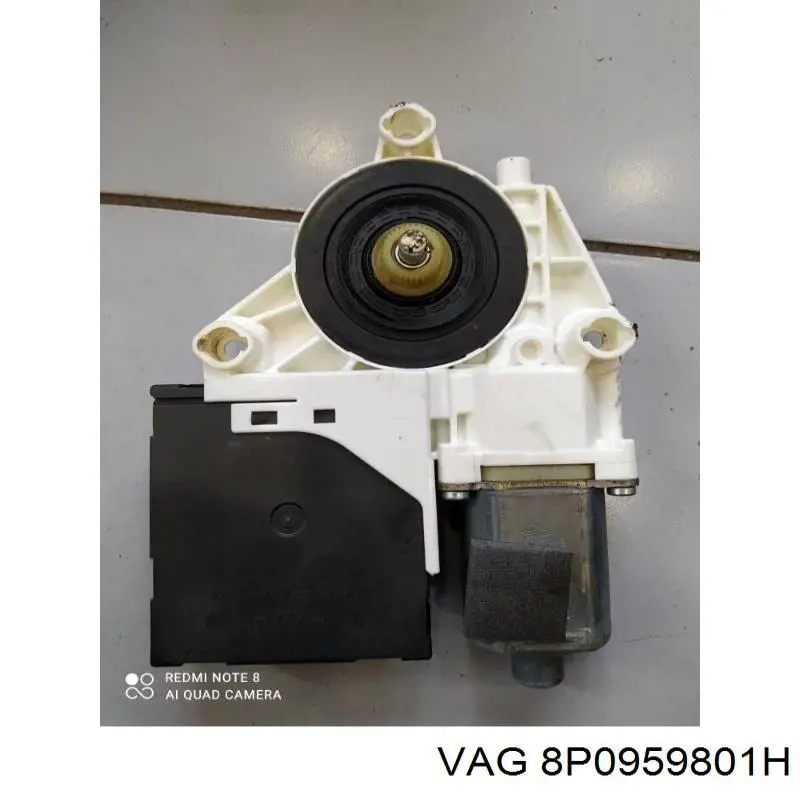 8P0959801F VAG Мотор стеклоподъемника двери передней, левой