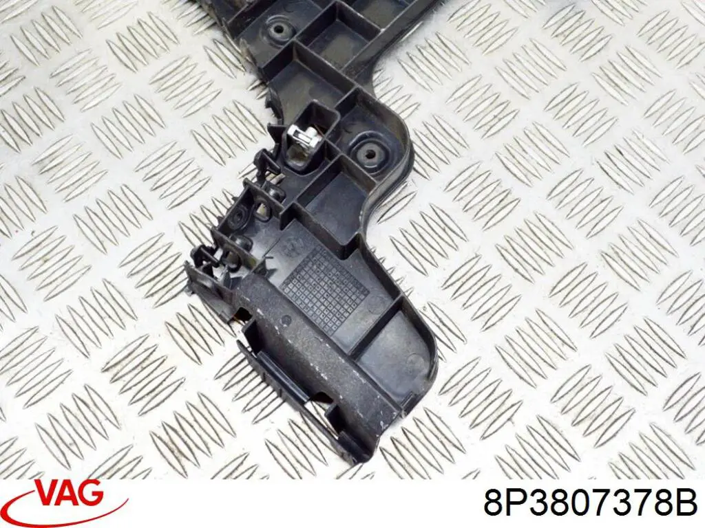 Направляющая заднего бампера правая VAG 8P3807378A цена, от 16.93 USD
