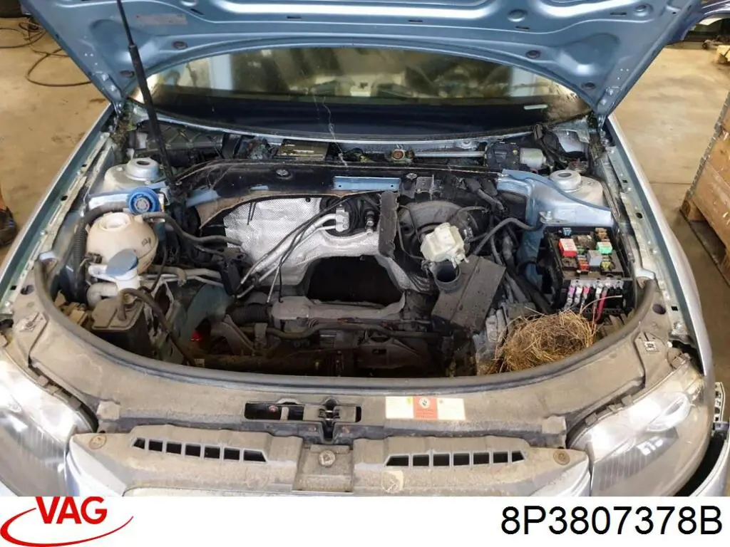 Купить 8P3807378A VAG Направляющая заднего бампера правая