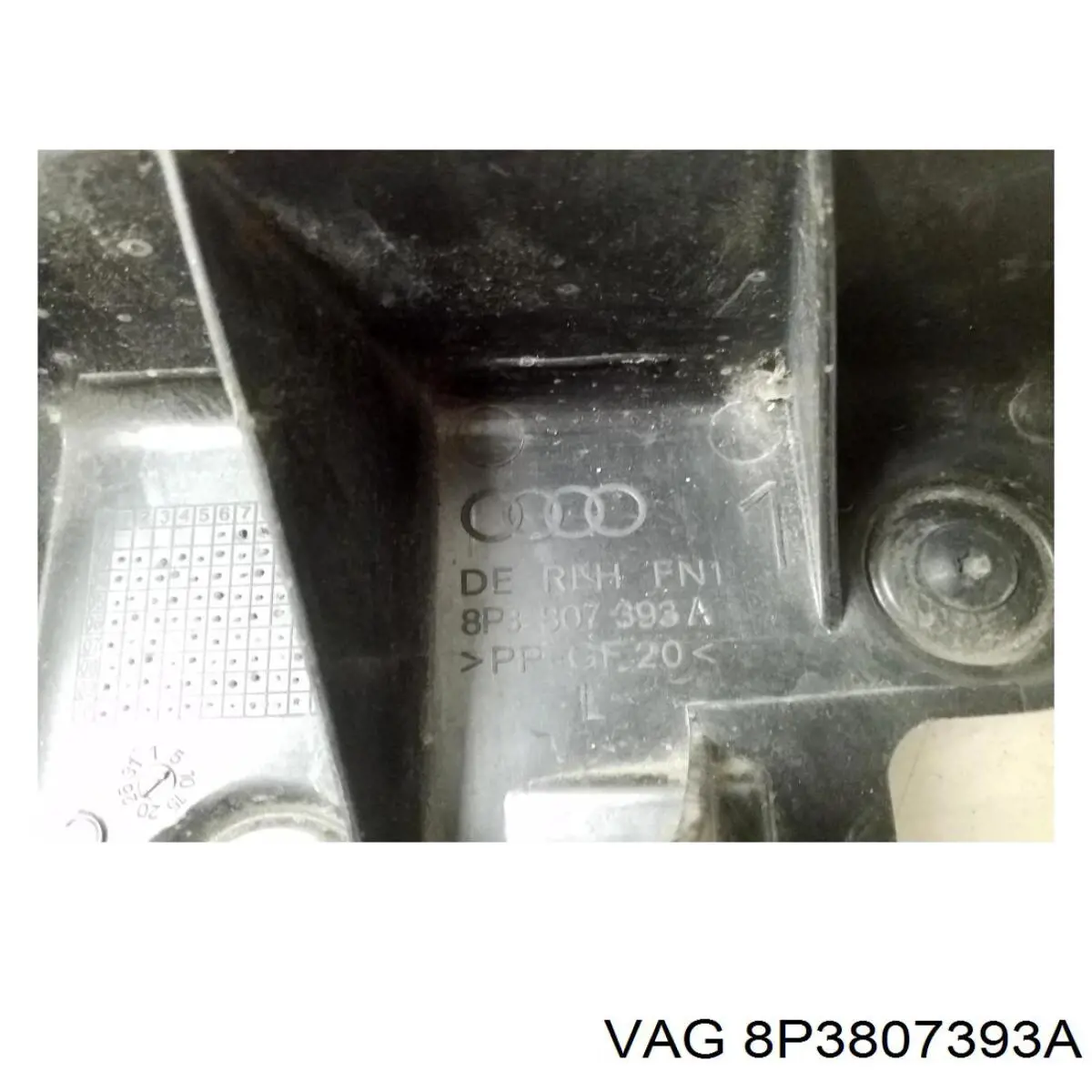 Купить 8P3807393A VAG Кронштейн крепления крыла переднего левого передний