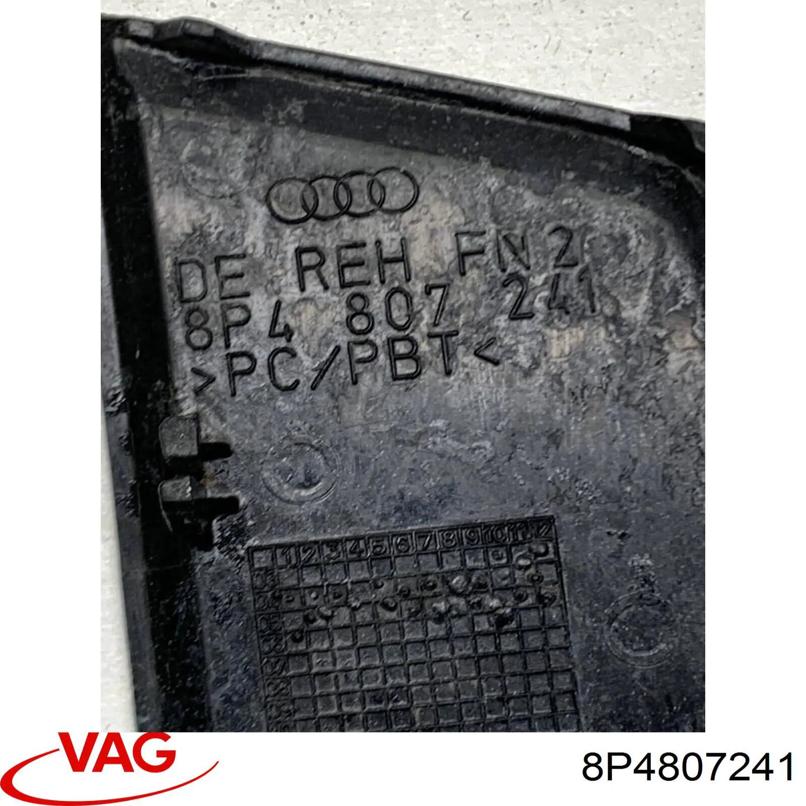  Заглушка буксировочного крюка Audi A3 