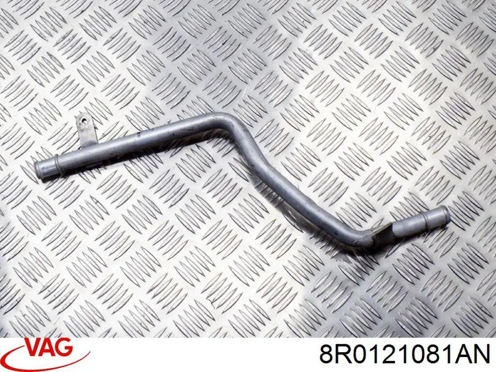 Шланг расширительного бачка верхний VAG 8R0121081AN цена, от 41.48 USD