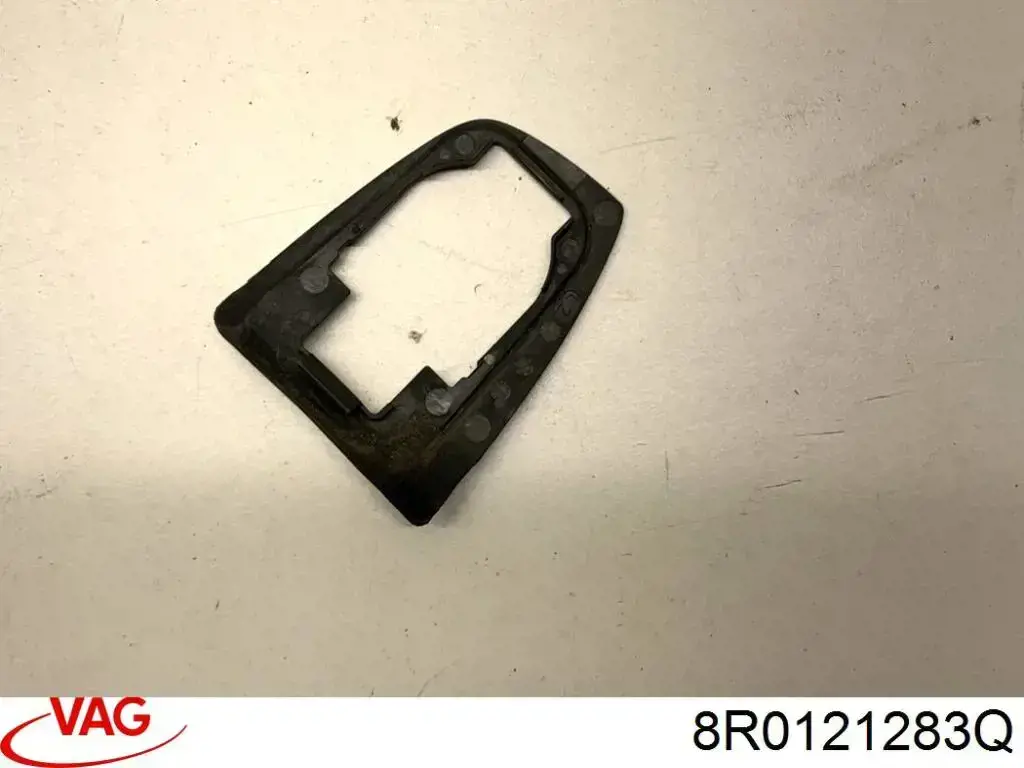 Воздуховод (дефлектор) радиатора левый VAG 8R0121283Q цена, от 37.95 USD